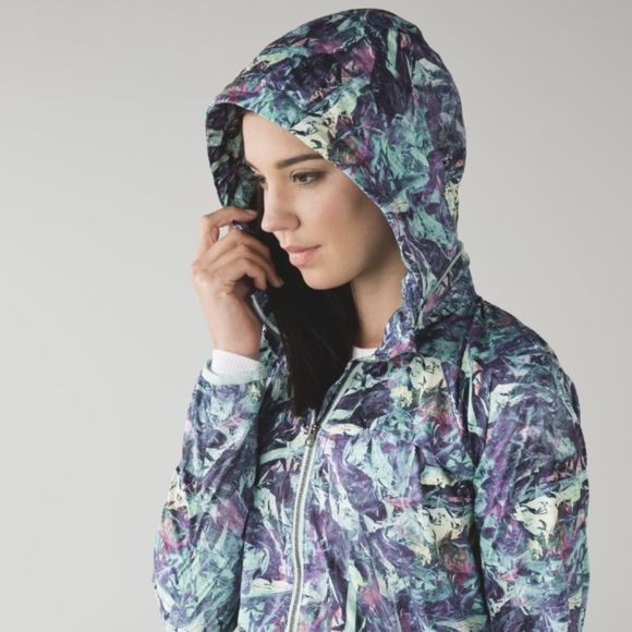 LULULEMON Miss Misty Jacket II in Iridescent Multi Sz 6 - Picture 3 of 16